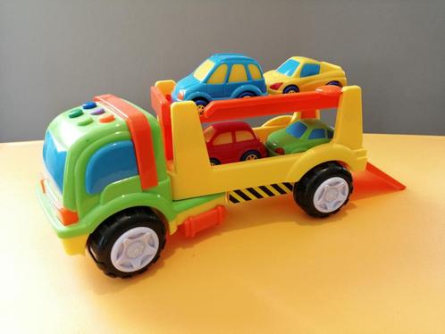 Vrachtwagen met 4 auto's, maakt geluid, Kinderen en Baby's, Speelgoed |Speelgoedvoertuigen, Zo goed als nieuw, Ophalen