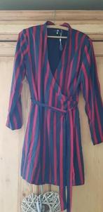 Elegant kleedje M 42, Enlèvement ou Envoi, Au-dessus du genou, Missguided, Taille 42/44 (L)