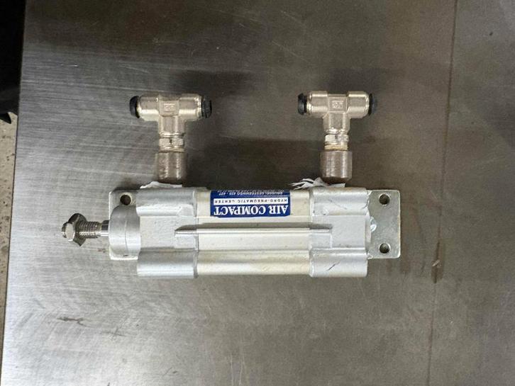 10 Hydro-pneumatische cilinders te koop, Zakelijke goederen, Machines en Bouw | Industrie en Techniek, Ophalen