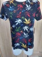 M T-shirt feuilles multicolores