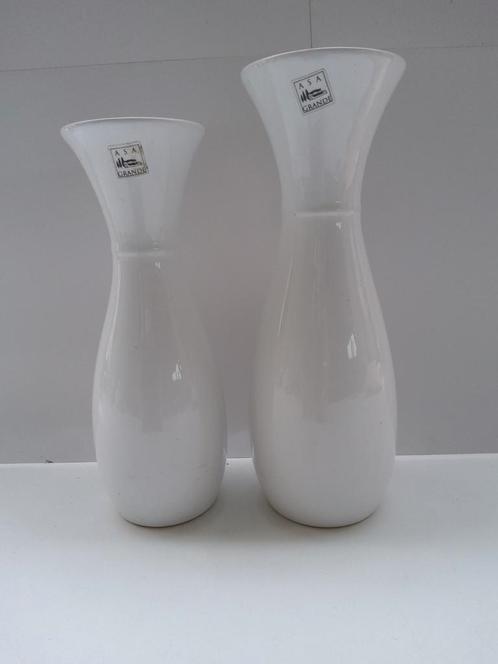2 wit porseleinen karaffen voor water of wijn., Huis en Inrichting, Woonaccessoires | Vazen, Zo goed als nieuw, Wit, Ophalen of Verzenden