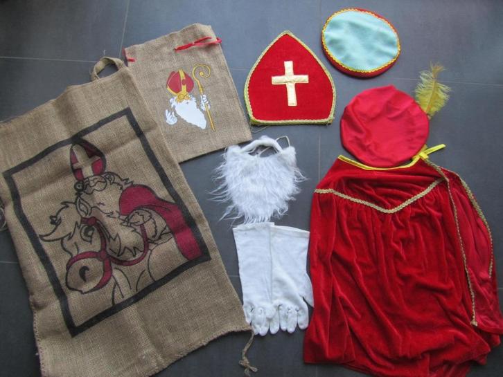 SETJE SINTERKLAAS KOSTUUM EN ACCESSOIRES (Sint & Piet), Kinderen en Baby's, Carnavalskleding en Verkleedspullen, Zo goed als nieuw