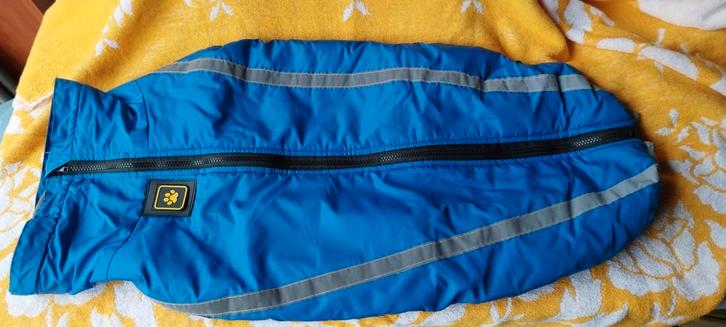 Nieuwe winter honden jas met reflecterende banden, Dieren en Toebehoren, Hondenkleding, Zo goed als nieuw, Ophalen
