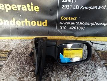 Buitenspiegel links van een Renault Clio beschikbaar voor biedingen