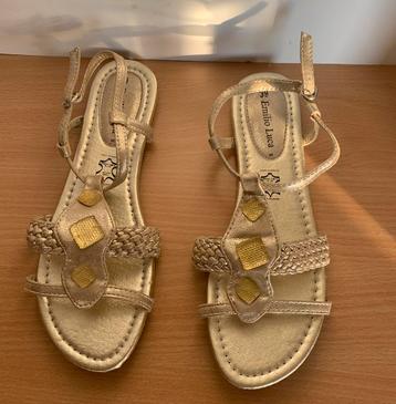 Sandales dorées 