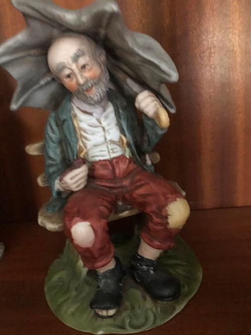 Belle figurine antique en biscuit « Le Clochard »/Norleans, Collections, Statues & Figurines, Utilisé, Enlèvement ou Envoi
