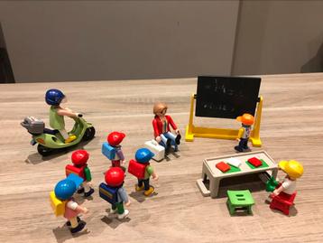 Playmobl schoolklas + speeltuin beschikbaar voor biedingen