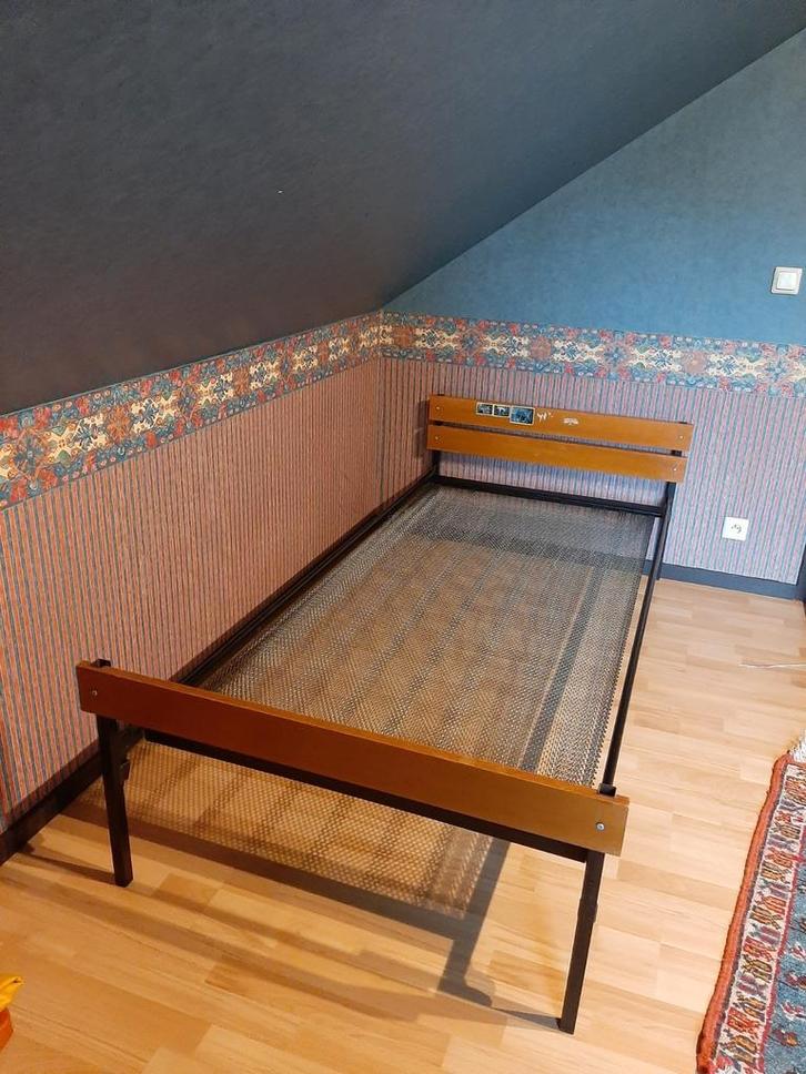 Vintage bed uit de jaren '50, Huis en Inrichting, Slaapkamer | Bedden, Gebruikt, Eenpersoons, 80 cm, 200 cm, Metaal, Ophalen