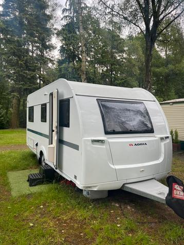 Caravan Adria Altea 502 UL. APARTE OF KINGSIZE BEDDEN!, Caravans en Kamperen, Caravans, Schokbreker, Rondzit, Particulier, 2 aparte bedden