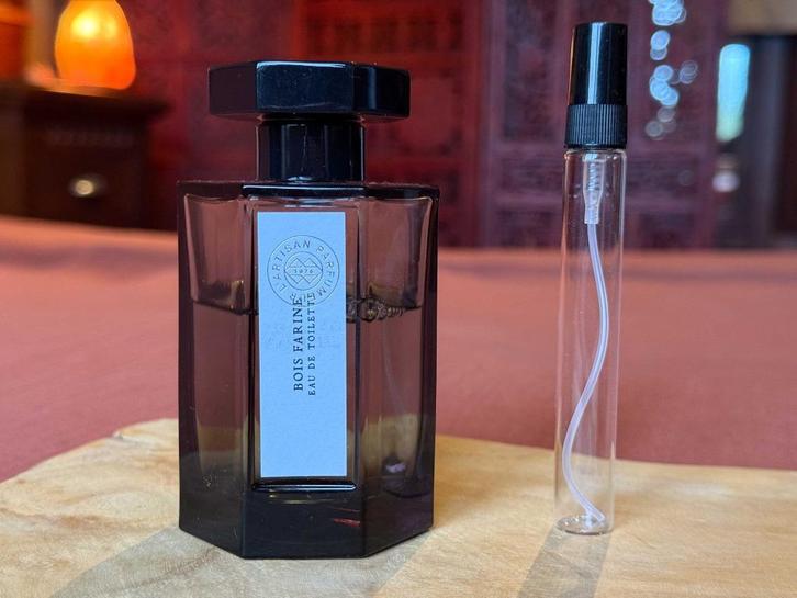 L'Artisan Parfumeur - Bois Farine sample/decant, Handtassen en Accessoires, Uiterlijk | Parfum, Nieuw, Ophalen of Verzenden