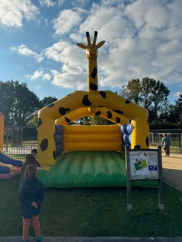 Springgiraffe | Springkasteel TE HUUR beschikbaar voor biedingen