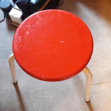 Tabouret vintage année 1970 très très solide, prix : 10€