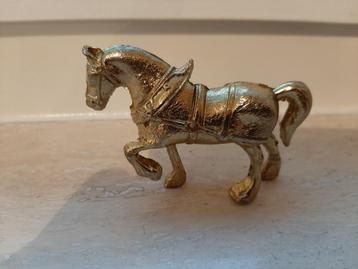 paard in messing goudkleurig beschikbaar voor biedingen