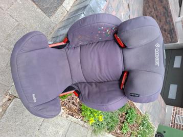Kinder autostoel met isofix en beschermhoes beschikbaar voor biedingen
