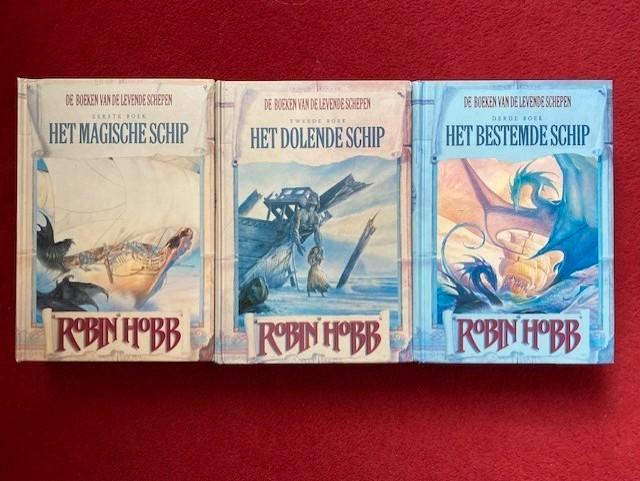 ROBIN HOBB DE BOEKEN VAN DE LEVENDE SCHEPEN DE COMPLETE TRIL, Boeken, Fantasy, Ophalen of Verzenden