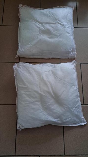 3 coussins à 1 euro beschikbaar voor biedingen