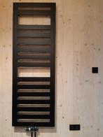 Luxe matzwarte handdoekradiator met thermostaat, Doe-het-zelf en Bouw, Verwarming en Radiatoren, Ophalen, Radiator, Zo goed als nieuw