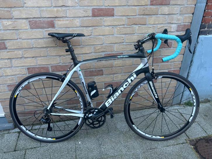 Bianchi infinito c2c full carbon met campagnolo centaur, Vélos & Vélomoteurs, Vélos | Vélos de course, Utilisé, Hommes, Autres marques
