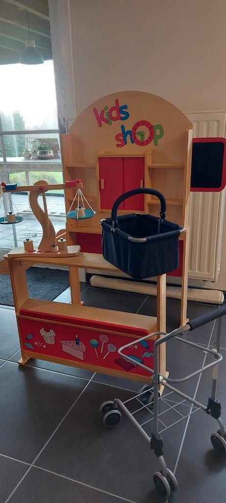 Houten speelgoedkeuken + houten weegschaal + trolley/mandje, Kinderen en Baby's, Speelgoed | Houten speelgoed, Zo goed als nieuw