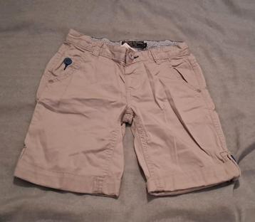 ◇ Short beige ( maat 116) beschikbaar voor biedingen