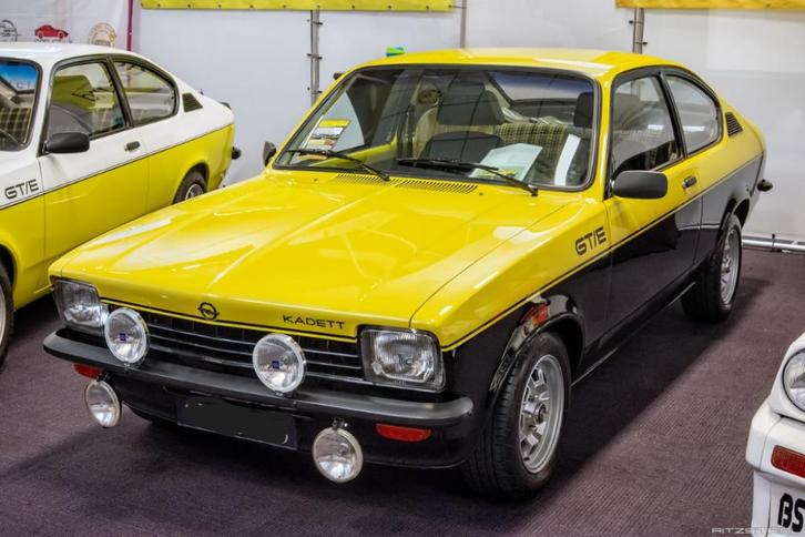 mooi opel kadett c coupe 1.9GTE PROJECT, Auto's, Opel, Particulier, Kadett, Benzine, Handgeschakeld, Rood, Zwart, Stof, Ophalen