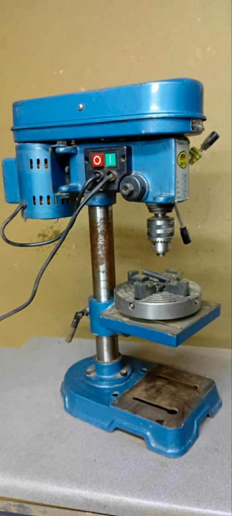 Perceuse à colonne rhino, Bricolage & Construction, Outillage | Foreuses, Perceuse, Enlèvement