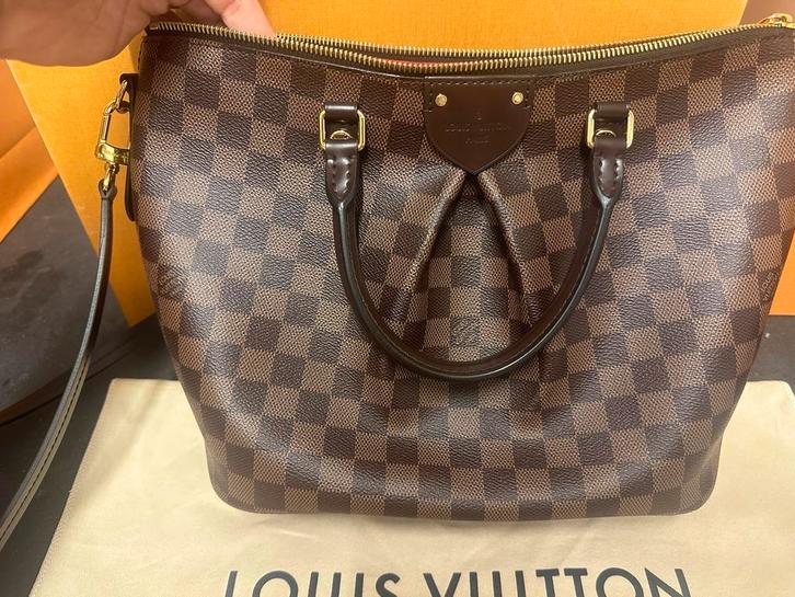 Louis Vuitton handtas - Siena MM - nieuwstaat, Handtassen en Accessoires, Tassen | Damestassen, Zo goed als nieuw, Handtas, Ophalen of Verzenden