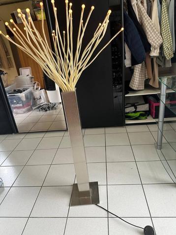 Staanlamp beschikbaar voor biedingen