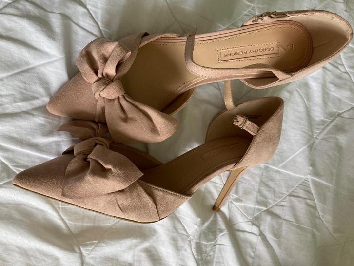 Nieuwe damespumps maat 41!, Kleding | Dames, Schoenen, Nieuw, Pumps, Roze, Ophalen of Verzenden