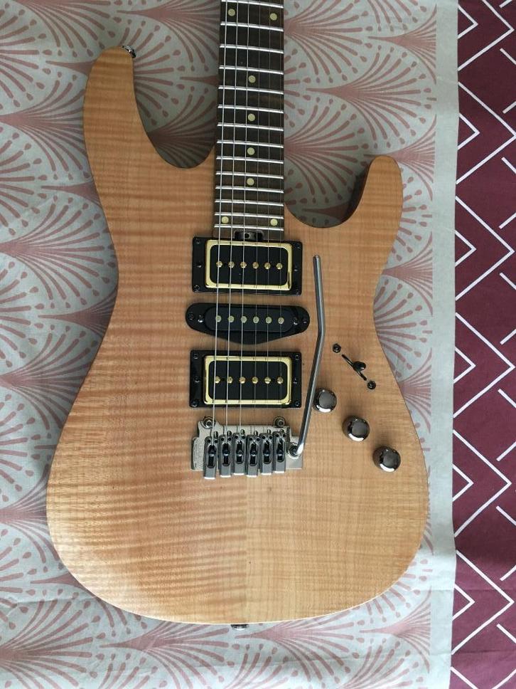 Guitar electric modern st pro with 2 p-90 humbucker size new, Muziek en Instrumenten, Snaarinstrumenten | Gitaren | Elektrisch