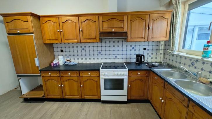 Gratis keuken, Huis en Inrichting, Keuken | Complete keukens, Gebruikt, Hoekkeuken, Bruin, Overige materialen, Ophalen