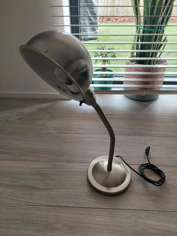 Bureaulamp in metaal zilver beschikbaar voor biedingen