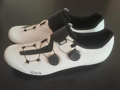 Fi'zi:k Vento Infinito Carbon wielrenschoenen - maat 44, Fietsen en Brommers, Fietsaccessoires | Fietskleding, Zo goed als nieuw