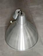 Lustre à suspendre aluminium grand format avec lampe E27, Maison & Meubles, Lampes | Lustres, Enlèvement, Comme neuf