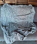 Plaid à manches 2/2 m avec grande poche, Enlèvement, Comme neuf