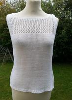 mooi topje + gaatjes wit gebreid - gehaakt – tricot, Vêtements | Femmes, Tops, Enlèvement ou Envoi, Porté, Taille 38/40 (M), Blanc