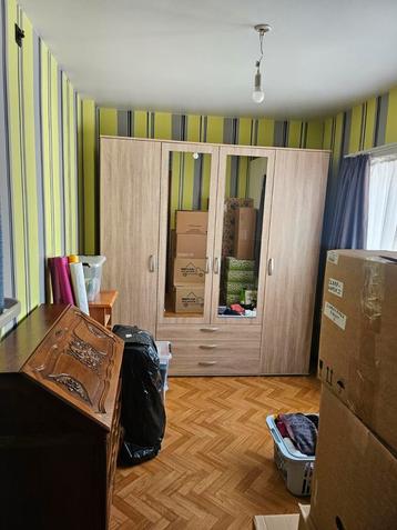 Mooie kleerkast met spiegels 1 jaar oud, Huis en Inrichting, Ophalen, Zo goed als nieuw