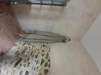 Grand parasol en toile beige et pied en bois, Ophalen, Gebruikt