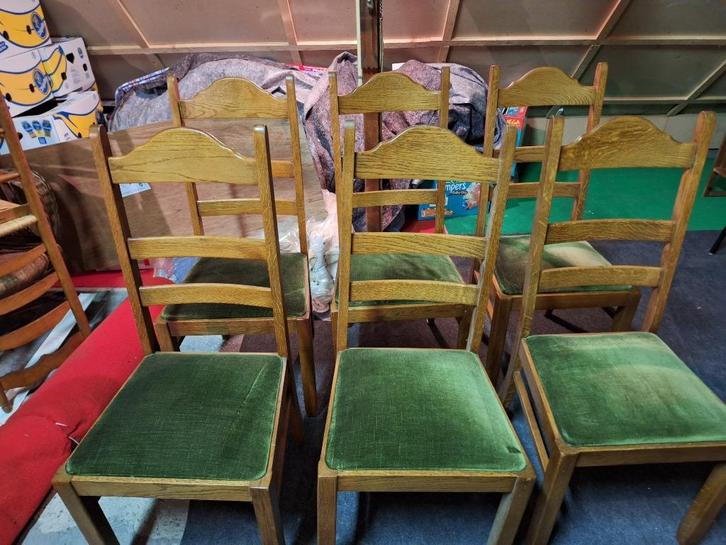 ZES STOELEN MET GRATIS EEN POEF EN WITTE STOEL BIJ., Huis en Inrichting, Stoelen, Ophalen of Verzenden