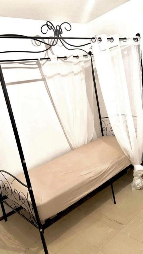 Prachtig hemelbed 6 maanden TBE urgent, Huis en Inrichting, Slaapkamer | Stapelbedden en Hoogslapers, Zo goed als nieuw, Ophalen