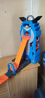 Garage, circuit voiture hot wheels, Enfants & Bébés, Jouets | Circuits, Enlèvement, Comme neuf, Circuit