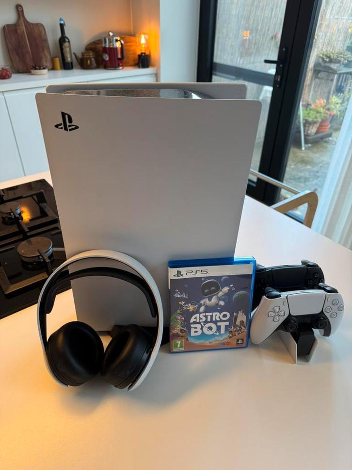 PlayStation 5 disk  edition - controllers + headset + astro, Games en Spelcomputers, Spelcomputers | Sony PlayStation 5, Zo goed als nieuw