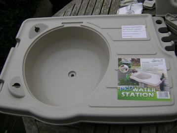nieuwe camping- tuinwasbak & slangehouder beschikbaar voor biedingen
