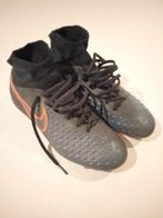 Nike JR Magista maat 36, Sport en Fitness, Ophalen, Zo goed als nieuw, Schoenen