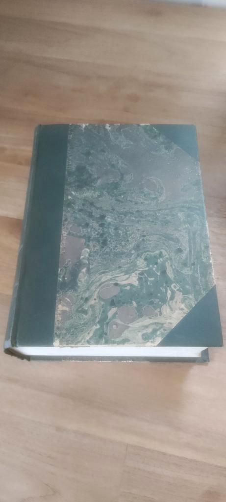 Histoire Universelle Quillet, Antiek en Kunst, Antiek | Boeken en Manuscripten, Ophalen of Verzenden