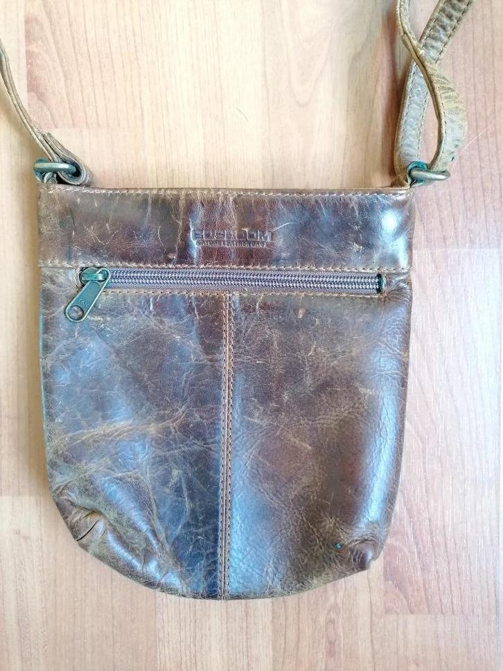 Handtasje bruin leer, Handtassen en Accessoires, Tassen | Damestassen, Gebruikt, Avondtasje, Bruin, Ophalen of Verzenden