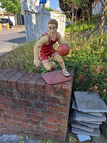 Beeld hout basketter  beschikbaar voor biedingen