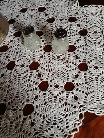 mooi vintage peper en zout stel uit de jaren 50-60, in goede beschikbaar voor biedingen