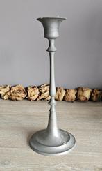 Antieke kandelaar, Ophalen