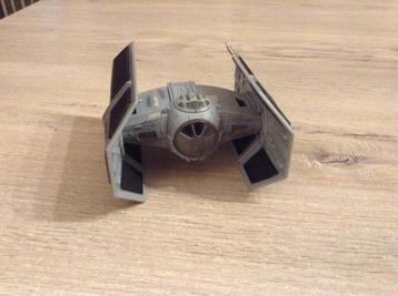 Vaisseau spatial Star Wars : Tie Fighter (8 cm), Enlèvement ou Envoi, Comme neuf, Réplique